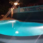 Con Piscina Privada